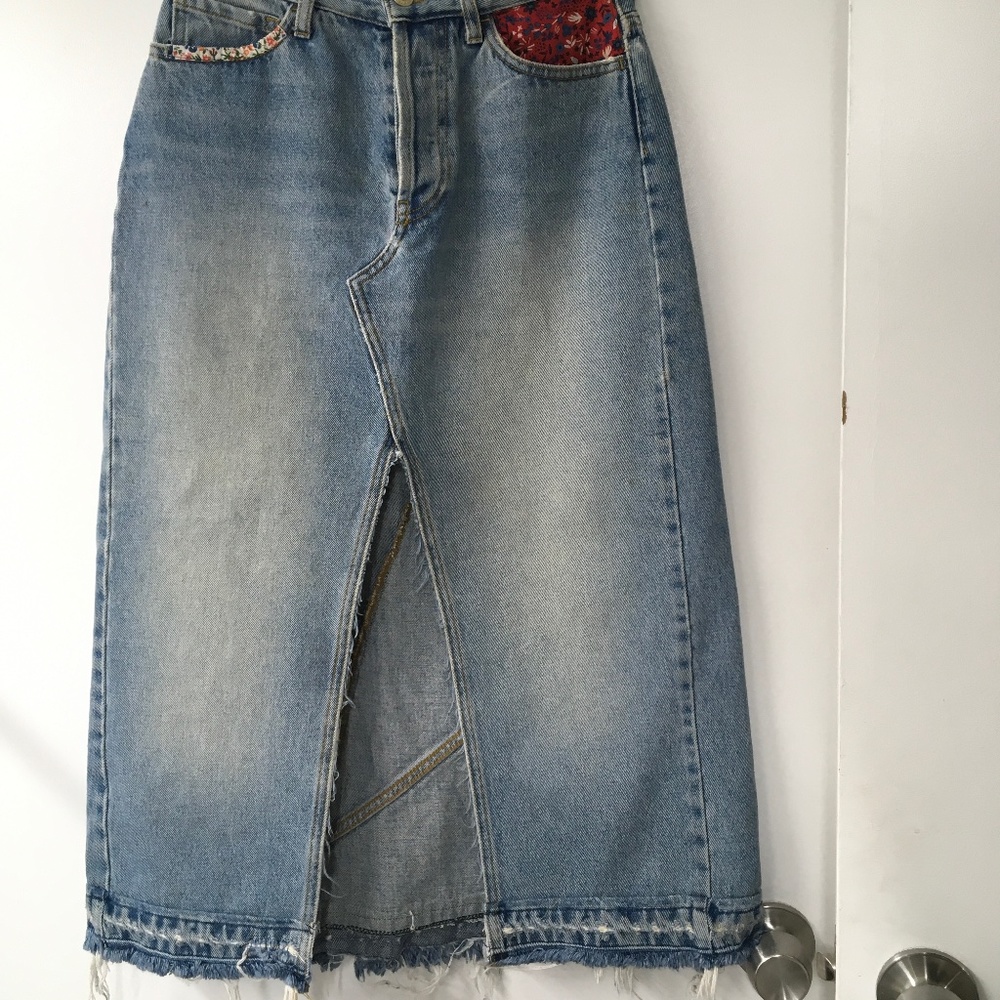Ralph Lauren  Long Faded  Denim skirt sz 2 /XS  Excellent condition